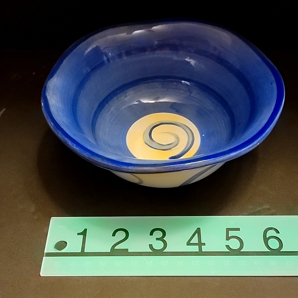 VTG Gail Pittman Blue and White Swirl Pottery Bowl 7" Signed 2004